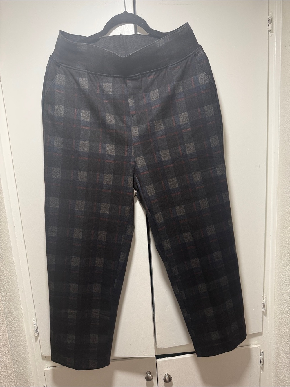 Zenana Outfitters Black and Gray Plaid Cropped Pants